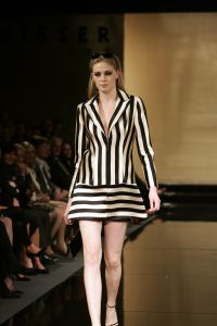 18-03-2007 SHOWBIZZ; ZAKEN VROUWEN HOUDEN VAN MOOIE MODE DUS VAN MART VISSER. Het Amsterdamse Hilton was weer bepalende lokatie voor het modebeeld van voorjaar-zomer 2007. Mart Visser bracht een wisselende show van zijn draagbare mode voor vooral de zakenvrouw, jong of oud. Ook diverse kamerleden waren weer aanwezig en allen droegen zij een creatie van Mart Visser. Zo liepen er rond Leatitia Griffith, Karien van Gennip,Ed Nijpels met partner Elsbeth Janmaat, Ans Markus,Christine Noordzij,Cees Dam, Gerrie van der Klei,Tineke de Groot en Mariette  Barnhoorn. 
foto: Albert den Iseger.