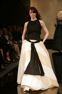 18-03-2007 SHOWBIZZ; ZAKEN VROUWEN HOUDEN VAN MOOIE MODE DUS VAN MART VISSER. Het Amsterdamse Hilton was weer bepalende lokatie voor het modebeeld van voorjaar-zomer 2007. Mart Visser bracht een wisselende show van zijn draagbare mode voor vooral de zakenvrouw, jong of oud. Ook diverse kamerleden waren weer aanwezig en allen droegen zij een creatie van Mart Visser. Zo liepen er rond Leatitia Griffith, Karien van Gennip,Ed Nijpels met partner Elsbeth Janmaat, Ans Markus,Christine Noordzij,Cees Dam, Gerrie van der Klei,Tineke de Groot en Mariette  Barnhoorn. 
foto: Albert den Iseger.