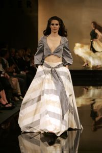 18-03-2007 SHOWBIZZ; ZAKEN VROUWEN HOUDEN VAN MOOIE MODE DUS VAN MART VISSER. Het Amsterdamse Hilton was weer bepalende lokatie voor het modebeeld van voorjaar-zomer 2007. Mart Visser bracht een wisselende show van zijn draagbare mode voor vooral de zakenvrouw, jong of oud. Ook diverse kamerleden waren weer aanwezig en allen droegen zij een creatie van Mart Visser. Zo liepen er rond Leatitia Griffith, Karien van Gennip,Ed Nijpels met partner Elsbeth Janmaat, Ans Markus,Christine Noordzij,Cees Dam, Gerrie van der Klei,Tineke de Groot en Mariette  Barnhoorn. 
foto: Albert den Iseger.
