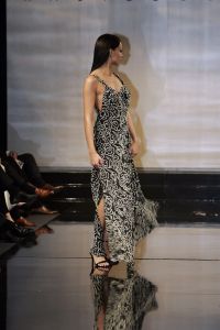 18-03-2007 SHOWBIZZ; ZAKEN VROUWEN HOUDEN VAN MOOIE MODE DUS VAN MART VISSER. Het Amsterdamse Hilton was weer bepalende lokatie voor het modebeeld van voorjaar-zomer 2007. Mart Visser bracht een wisselende show van zijn draagbare mode voor vooral de zakenvrouw, jong of oud. Ook diverse kamerleden waren weer aanwezig en allen droegen zij een creatie van Mart Visser. Zo liepen er rond Leatitia Griffith, Karien van Gennip,Ed Nijpels met partner Elsbeth Janmaat, Ans Markus,Christine Noordzij,Cees Dam, Gerrie van der Klei,Tineke de Groot en Mariette  Barnhoorn. 
foto: Albert den Iseger.