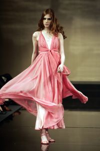 18-03-2007 SHOWBIZZ; ZAKEN VROUWEN HOUDEN VAN MOOIE MODE DUS VAN MART VISSER. Het Amsterdamse Hilton was weer bepalende lokatie voor het modebeeld van voorjaar-zomer 2007. Mart Visser bracht een wisselende show van zijn draagbare mode voor vooral de zakenvrouw, jong of oud. Ook diverse kamerleden waren weer aanwezig en allen droegen zij een creatie van Mart Visser. Zo liepen er rond Leatitia Griffith, Karien van Gennip,Ed Nijpels met partner Elsbeth Janmaat, Ans Markus,Christine Noordzij,Cees Dam, Gerrie van der Klei,Tineke de Groot en Mariette  Barnhoorn. 
foto: Albert den Iseger.