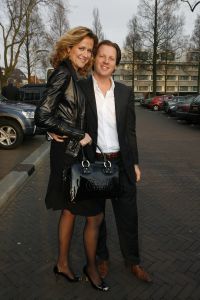 24-03-2007 SHOWBIZZ; DANIE BLES STYLING PRESENTS MIX EN MATCH IN HILTON. De Danie Bles summer tour is begonnen in het Hilton te Amsterdam. Frisse mode en vooral veel styling was de mix en match van Danie Bles in het Hilton.Druk was het wel vooral met mooie dames en weinig heren, drankjes waren voor eigen rekening en de winkels waren tijdens de gehele avond open voor de laatste mode snufjes,dus de vele dames gingen naar huis met goed gevulde Bles tassen.
foto: Albert den Iseger. 