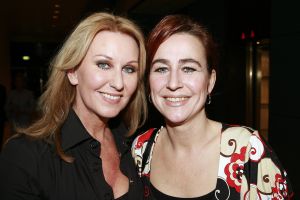18-03-2007 SHOWBIZZ; ZAKEN VROUWEN HOUDEN VAN MOOIE MODE DUS VAN MART VISSER. Het Amsterdamse Hilton was weer bepalende lokatie voor het modebeeld van voorjaar-zomer 2007. Mart Visser bracht een wisselende show van zijn draagbare mode voor vooral de zakenvrouw, jong of oud. Ook diverse kamerleden waren weer aanwezig en allen droegen zij een creatie van Mart Visser. Zo liepen er rond Leatitia Griffith, Karien van Gennip,Ed Nijpels met partner Elsbeth Janmaat, Ans Markus,Christine Noordzij,Cees Dam, Gerrie van der Klei,Tineke de Groot en Mariette  Barnhoorn. 
foto: Albert den Iseger.