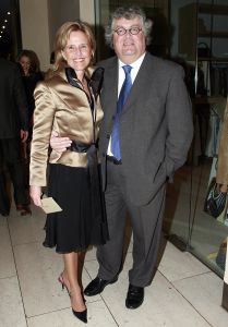 18-03-2007 SHOWBIZZ; ZAKEN VROUWEN HOUDEN VAN MOOIE MODE DUS VAN MART VISSER. Het Amsterdamse Hilton was weer bepalende lokatie voor het modebeeld van voorjaar-zomer 2007. Mart Visser bracht een wisselende show van zijn draagbare mode voor vooral de zakenvrouw, jong of oud. Ook diverse kamerleden waren weer aanwezig en allen droegen zij een creatie van Mart Visser. Zo liepen er rond Leatitia Griffith, Karien van Gennip,Ed Nijpels met partner Elsbeth Janmaat, Ans Markus,Christine Noordzij,Cees Dam, Gerrie van der Klei,Tineke de Groot en Mariette Barnhoorn. 
foto: Albert den Iseger.