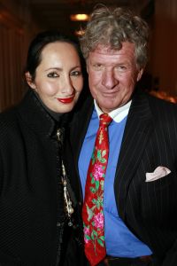 05-03-2007 SHOWBIZZ; HET AMSTELHOTEL KREEG EEN KLEUR VAN DE VOORJAARS MODESHOW VAN FRANS MOLENAAR. Het was een prachtige voorjaars modeshow van Frans Molenaar veel kleur, prachtige stoffen en alles werd geshowd door modellen met een maatje meer. Geen brood magere modellen voor Frans maar prachtige modellen met net iets meer volume. Vele bn ers genoten van een heerlijk avondje prachtige mode en natuurlijk van de wereld befaamde bitterbal met een goed glas wijn na de show.
foto: Albert den Iseger.