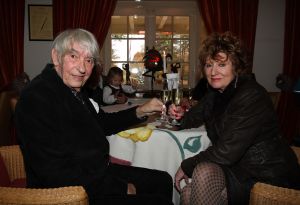 14-11-2007 SHOWBIZZ; AAT VELDHOEN VRAAGT HEDY d ANCONA TEN HUWELIJK. De erotische kunstenaar is dolverliefd op oud minister Hedy d Ancona en heeft haar al verschillende keren ten huwelijk gevraagd. 
foto: Albert den Iseger.