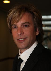 02-03-2008 SHOWBIZZ; VOORJAARSMODESHOW PAUL SCHULTEN IN HOTEL OKURA TE AMSTERDAM. Vele prominenten waren weer gekomen naar het  Okura Hotel om weer te genieten van een heerlijke en mooie modeshow van Paul Schulten.
foto: Albert den Iseger.
