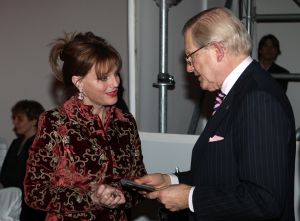 18-02-2008 POLITIEK; NEDERLANDS EN VLAAMSE CULTUURINVASIE IN HONGARIJE. De Hongaarse hoofdstad Budapest is tot 12 Maart het bruisende middelpunt van Nederlandse en Vlaamse cultuurmanifestaties. Prinses Margriet zo de opening verrichten maar belde helaas af in verband met ziekte. Prof.Mr. Pieter van Vollenhoven nam de honneus met verve waar. Tal van genodigden uit Belgie-Nederland en Hongarijewaren aanwezig. Addy van de Krommenacker gaf een daverende modeshow en Emily Bouwman glinsterende de gehele avond het was voor haar de  eerste Hongaarse produktie die vlekkeloos verliep.
foto: Albert den Iseger.