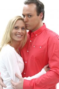 01-03-2008 SHOWBIZZ; FRANS BAUER VERTELD ZIJN VERHAAL EXCLUSIEF IN WEEKBLAD PRIVE. Hun exclusieve verhaal met z n drieen, Frans en Mariska Bauer en Laura Lynn. Evert Santegoeds en Edwin Bredius reden naar Brussel en hadden een ontmoeting met het drie tal. Het hele verhaal staat aanstaande maandag in een eerder te verschijnen nummer van weekblad Prive. Nadat Story Nederland verbijsterde met een verhaal dat Frans Bauer warme gevoelens zou hebben voor Laura Lynn komt Prive nu echt met de WAARHEID verteld door Frans en Mariska Bauer en Laura Lynn. Het tien pagina-s exclusieve verhaal met exclusieve foto-s van Albert den Iseger ligt maandag morgen klaar bij de kiosk. 
exclusieve foto: Albert den Iseger.