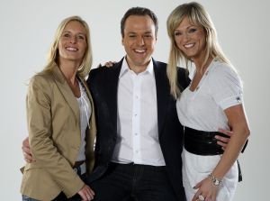 01-03-2008 SHOWBIZZ; FRANS BAUER VERTELD ZIJN VERHAAL EXCLUSIEF IN WEEKBLAD PRIVE. Hun exclusieve verhaal met z n drieen, Frans en Mariska Bauer en Laura Lynn. Evert Santegoeds en Edwin Bredius reden naar Brussel en hadden een ontmoeting met het drie tal. Het hele verhaal staat aanstaande maandag in een eerder te verschijnen nummer van weekblad Prive. Nadat Story Nederland verbijsterde met een verhaal dat Frans Bauer warme gevoelens zou hebben voor Laura Lynn komt Prive nu echt met de WAARHEID verteld door Frans en Mariska Bauer en Laura Lynn. Het tien pagina-s exclusieve verhaal met exclusieve foto-s van Albert den Iseger ligt maandag morgen klaar bij de kiosk. 
exclusieve foto: Albert den Iseger.