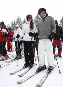 14-03-2008 SHOWBIZZ; JAN SMIT EN YOLANTHE CABAU VAN KASBERGEN VERTELLEN HUN VERHAAL IN FLACHAU. We gaan nog dit jaar trouwen als al onze werkzaamheden dit toelaten, anders word het echt volgend jaar.  Jan en Yolanthe waren met een paar vrienden op wintersport vakantie in Flachau. Het hele verhaal met prachtige foto-s deze week in uw weekblad Prive.
exclusieve foto-s : Albert den Iseger