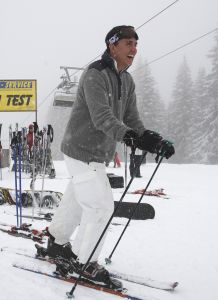 14-03-2008 SHOWBIZZ; JAN SMIT EN YOLANTHE CABAU VAN KASBERGEN VERTELLEN HUN VERHAAL IN FLACHAU. We gaan nog dit jaar trouwen als al onze werkzaamheden dit toelaten, anders word het echt volgend jaar.  Jan en Yolanthe waren met een paar vrienden op wintersport vakantie in Flachau. Het hele verhaal met prachtige foto-s deze week in uw weekblad Prive.
exclusieve foto-s : Albert den Iseger