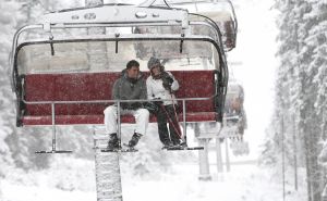 14-03-2008 SHOWBIZZ; JAN SMIT EN YOLANTHE CABAU VAN KASBERGEN VERTELLEN HUN VERHAAL IN FLACHAU. We gaan nog dit jaar trouwen als al onze werkzaamheden dit toelaten, anders word het echt volgend jaar.  Jan en Yolanthe waren met een paar vrienden op wintersport vakantie in Flachau. Het hele verhaal met prachtige foto-s deze week in uw weekblad Prive.
exclusieve foto-s : Albert den Iseger