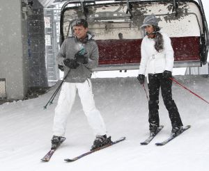 14-03-2008 SHOWBIZZ; JAN SMIT EN YOLANTHE CABAU VAN KASBERGEN VERTELLEN HUN VERHAAL IN FLACHAU. We gaan nog dit jaar trouwen als al onze werkzaamheden dit toelaten, anders word het echt volgend jaar.  Jan en Yolanthe waren met een paar vrienden op wintersport vakantie in Flachau. Het hele verhaal met prachtige foto-s deze week in uw weekblad Prive.
exclusieve foto-s : Albert den Iseger