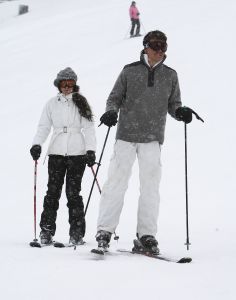 14-03-2008 SHOWBIZZ; JAN SMIT EN YOLANTHE CABAU VAN KASBERGEN VERTELLEN HUN VERHAAL IN FLACHAU. We gaan nog dit jaar trouwen als al onze werkzaamheden dit toelaten, anders word het echt volgend jaar.  Jan en Yolanthe waren met een paar vrienden op wintersport vakantie in Flachau. Het hele verhaal met prachtige foto-s deze week in uw weekblad Prive.
exclusieve foto-s : Albert den Iseger