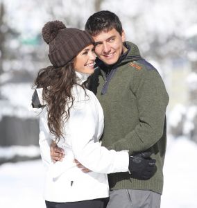 14-03-2008 SHOWBIZZ; JAN SMIT EN YOLANTHE CABAU VAN KASBERGEN VERTELLEN HUN VERHAAL IN FLACHAU. We gaan nog dit jaar trouwen als al onze werkzaamheden dit toelaten, anders word het echt volgend jaar.  Jan en Yolanthe waren met een paar vrienden op wintersport vakantie in Flachau. Het hele verhaal met prachtige foto-s deze week in uw weekblad Prive.
exclusieve foto-s : Albert den Iseger