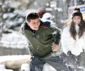 14-03-2008 SHOWBIZZ; JAN SMIT EN YOLANTHE CABAU VAN KASBERGEN VERTELLEN HUN VERHAAL IN FLACHAU. We gaan nog dit jaar trouwen als al onze werkzaamheden dit toelaten, anders word het echt volgend jaar.  Jan en Yolanthe waren met een paar vrienden op wintersport vakantie in Flachau. Het hele verhaal met prachtige foto-s deze week in uw weekblad Prive.
exclusieve foto-s : Albert den Iseger