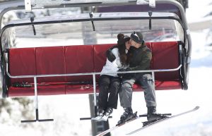 14-03-2008 SHOWBIZZ; JAN SMIT EN YOLANTHE CABAU VAN KASBERGEN VERTELLEN HUN VERHAAL IN FLACHAU. We gaan nog dit jaar trouwen als al onze werkzaamheden dit toelaten, anders word het echt volgend jaar.  Jan en Yolanthe waren met een paar vrienden op wintersport vakantie in Flachau. Het hele verhaal met prachtige foto-s deze week in uw weekblad Prive.
exclusieve foto-s : Albert den Iseger