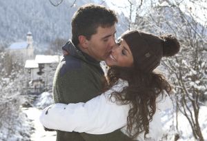 14-03-2008 SHOWBIZZ; JAN SMIT EN YOLANTHE CABAU VAN KASBERGEN VERTELLEN HUN VERHAAL IN FLACHAU. We gaan nog dit jaar trouwen als al onze werkzaamheden dit toelaten, anders word het echt volgend jaar.  Jan en Yolanthe waren met een paar vrienden op wintersport vakantie in Flachau. Het hele verhaal met prachtige foto-s deze week in uw weekblad Prive.
exclusieve foto-s : Albert den Iseger