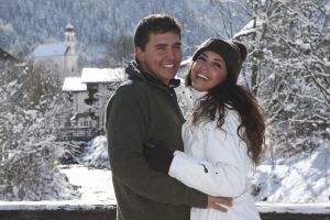 14-03-2008 SHOWBIZZ; JAN SMIT EN YOLANTHE CABAU VAN KASBERGEN VERTELLEN HUN VERHAAL IN FLACHAU. We gaan nog dit jaar trouwen als al onze werkzaamheden dit toelaten, anders word het echt volgend jaar.  Jan en Yolanthe waren met een paar vrienden op wintersport vakantie in Flachau. Het hele verhaal met prachtige foto-s deze week in uw weekblad Prive.
exclusieve foto-s : Albert den Iseger