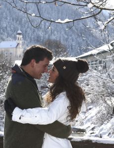 14-03-2008 SHOWBIZZ; JAN SMIT EN YOLANTHE CABAU VAN KASBERGEN VERTELLEN HUN VERHAAL IN FLACHAU. We gaan nog dit jaar trouwen als al onze werkzaamheden dit toelaten, anders word het echt volgend jaar.  Jan en Yolanthe waren met een paar vrienden op wintersport vakantie in Flachau. Het hele verhaal met prachtige foto-s deze week in uw weekblad Prive.
exclusieve foto-s : Albert den Iseger