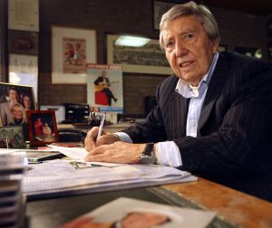 25-02-2008 SHOWBIZZ; EEUWIG JONG MAAR JOHNNY HOES IS TOCH 90 JAAR.Hij is een van de meest markante verschijningen in de Nederlandse muziekwereld. Bijna 91 jaar oud is Johnny Hoes en rijd nog steeds in zijn eigen auto overal naar toe.Een van Nederlands grootste platenbazen stond achter het succes Doe Maar-Zangeres zonder Naam-Arne Jansen - Eddy Wally en ga zomaar door. Nog dagelijks is hij te vinden in de studio samen met zijn zoon Adri. Nu komt er ook een film uit over Johnny Hoes gemaakt door Hans Heijnen.
foto: Albert den Iseger.