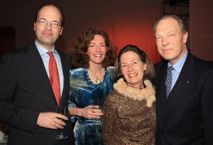 18-02-2008 POLITIEK; NEDERLANDS EN VLAAMSE CULTUURINVASIE IN HONGARIJE. De Hongaarse hoofdstad Budapest is tot 12 Maart het bruisende middelpunt van Nederlandse en Vlaamse cultuurmanifestaties. Prinses Margriet zo de opening verrichten maar belde helaas af in verband met ziekte. Prof.Mr. Pieter van Vollenhoven nam de honneus met verve waar. Tal van genodigden uit Belgie-Nederland en Hongarijewaren aanwezig. Addy van de Krommenacker gaf een daverende modeshow en Emily Bouwman glinsterende de gehele avond het was voor haar de  eerste Hongaarse produktie die vlekkeloos verliep.
foto: Albert den Iseger.