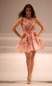 31-03-2008 SHOWBIZZ; MONIQUE COLLIGNON PRESENTEERDE WAANZINNIGE COUTURE COLLECTIE VOORJAAR 2008. In het decor van staal en de sfeer van een oude fabriek presenteerde MC. een waanzinnige zomercollectie voor de meer dan 500 aanwezige. Heup wiegend flaneerden 19 modellen over de witte catwalk met felgekleurde creaties en prachtige hoeden. De kleuren  Zwart wit bepaalden ook een groot blok van de bijzondere voorjaarscollectie. Het trouwe MC publiek was laaiend enthousiast,  en terecht want een dergelijk show komt niet dagelijks voor in Amsterdam. Vele bekenden waren weer aanwezig oa. Annemarie van Gaal, Jasmine Sendar in een prachtige creatie van Addy van de Krommenacker -zij durft wel- Micky Hoogendijk met Hummer, Daphne Dekkers, Stella Gomans, Jan en Monique des Bouvrie en natuurlijk onze mode verslaggever en deskundige Maik de Boer.
foto: Albert den Iseger.