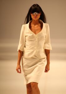 31-03-2008 SHOWBIZZ; MONIQUE COLLIGNON PRESENTEERDE WAANZINNIGE COUTURE COLLECTIE VOORJAAR 2008. In het decor van staal en de sfeer van een oude fabriek presenteerde MC. een waanzinnige zomercollectie voor de meer dan 500 aanwezige. Heup wiegend flaneerden 19 modellen over de witte catwalk met felgekleurde creaties en prachtige hoeden. De kleuren  Zwart wit bepaalden ook een groot blok van de bijzondere voorjaarscollectie. Het trouwe MC publiek was laaiend enthousiast,  en terecht want een dergelijk show komt niet dagelijks voor in Amsterdam. Vele bekenden waren weer aanwezig oa. Annemarie van Gaal, Jasmine Sendar in een prachtige creatie van Addy van de Krommenacker -zij durft wel- Micky Hoogendijk met Hummer, Daphne Dekkers, Stella Gomans, Jan en Monique des Bouvrie en natuurlijk onze mode verslaggever en deskundige Maik de Boer.
foto: Albert den Iseger.