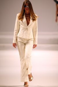 31-03-2008 SHOWBIZZ; MONIQUE COLLIGNON PRESENTEERDE WAANZINNIGE COUTURE COLLECTIE VOORJAAR 2008. In het decor van staal en de sfeer van een oude fabriek presenteerde MC. een waanzinnige zomercollectie voor de meer dan 500 aanwezige. Heup wiegend flaneerden 19 modellen over de witte catwalk met felgekleurde creaties en prachtige hoeden. De kleuren  Zwart wit bepaalden ook een groot blok van de bijzondere voorjaarscollectie. Het trouwe MC publiek was laaiend enthousiast,  en terecht want een dergelijk show komt niet dagelijks voor in Amsterdam. Vele bekenden waren weer aanwezig oa. Annemarie van Gaal, Jasmine Sendar in een prachtige creatie van Addy van de Krommenacker -zij durft wel- Micky Hoogendijk met Hummer, Daphne Dekkers, Stella Gomans, Jan en Monique des Bouvrie en natuurlijk onze mode verslaggever en deskundige Maik de Boer.
foto: Albert den Iseger.