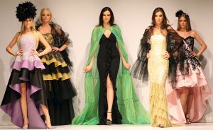 31-03-2008 SHOWBIZZ; MONIQUE COLLIGNON PRESENTEERDE WAANZINNIGE COUTURE COLLECTIE VOORJAAR 2008. In het decor van staal en de sfeer van een oude fabriek presenteerde MC. een waanzinnige zomercollectie voor de meer dan 500 aanwezige. Heup wiegend flaneerden 19 modellen over de witte catwalk met felgekleurde creaties en prachtige hoeden. De kleuren  Zwart wit bepaalden ook een groot blok van de bijzondere voorjaarscollectie. Het trouwe MC publiek was laaiend enthousiast,  en terecht want een dergelijk show komt niet dagelijks voor in Amsterdam. Vele bekenden waren weer aanwezig oa. Annemarie van Gaal, Jasmine Sendar in een prachtige creatie van Addy van de Krommenacker -zij durft wel- Micky Hoogendijk met Hummer, Daphne Dekkers, Stella Gomans, Jan en Monique des Bouvrie en natuurlijk onze mode verslaggever en deskundige Maik de Boer.
foto: Albert den Iseger.