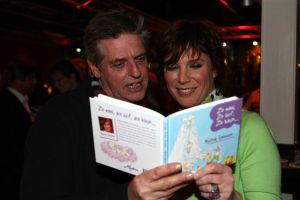 22-02-2008 SHOWBIZZ; MYRNA GOOSSEN VIERT FEESTJE OM  EIGEN KINDER BOEKJE.
Foto: Albert den Iseger