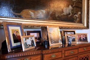 18-02-2008 POLITIEK; NEDERLANDS EN VLAAMSE CULTUURINVASIE IN HONGARIJE. De Hongaarse hoofdstad Budapest is tot 12 Maart het bruisende middelpunt van Nederlandse en Vlaamse cultuurmanifestaties. Prinses Margriet zo de opening verrichten maar belde helaas af in verband met ziekte. Prof.Mr. Pieter van Vollenhoven nam de honneus met verve waar. Tal van genodigden uit Belgie-Nederland en Hongarijewaren aanwezig. Addy van de Krommenacker gaf een daverende modeshow en Emily Bouwman glinsterende de gehele avond het was voor haar de eerste Hongaarse produktie die vlekkeloos verliep. 
foto: Albert den Iseger.