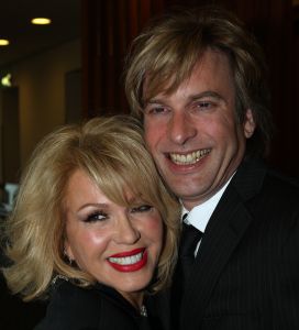 02-03-2008 SHOWBIZZ; VOORJAARSMODESHOW PAUL SCHULTEN IN HOTEL OKURA TE AMSTERDAM. Vele prominenten waren weer gekomen naar het  Okura Hotel om weer te genieten van een heerlijke en mooie modeshow van Paul Schulten.
foto: Albert den Iseger.