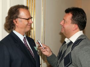 12-03-2009 SHOWBIZZ; ANDRE RIEU 59 EN ZIJN VROUW MARJORIE WORDEN STRAKS OPA EN OMA. Hun zoon Pierre en zijn vrouw Eefke verwachten hun eerste kindje. 
foto: Albert den Iseger.