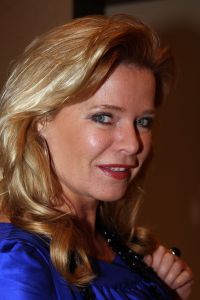 15-03-2009 SHOWBIZZ; SHEILA DE VRIES GEEFT IEDEREEN HET ULTIEME ZOMERGEVOEL MEE. In het Amsterdam Hilton hotel was het weer een middagje zomer met als zonnetje de mode van Sheila de Vries.
foto: Albert den Iseger.