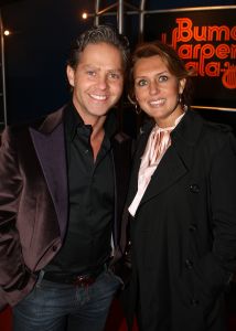 09-03-2009 SHOWBIZZ; GOUDEN HARPEN 2009 WEER UITGEREIKT AAN DIVERSE ARTIESTEN.Woensdag j.l. werden de Gouden Harpen weer uitgereikt op het Buma Harpengal 2009. Jan Smit-Krezip-Gerard van Maasakkers en Within Temptation zijn volgens de jury de beste muziekanten die ons land te bieden heeft afgelopen jaar. De show werd gepresenteerd door een zeer nerveuze Yolanthe Cabau van Kasbergen.
foto: Albert den Iseger.