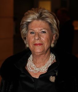 10-03-2009 SHOWBIZZ; MART VISSER LAAT IEDEREEN WEGDROMEN MET ZWOELE ZOMERMODE. Het Amsterdamse Hilton Hotel was weer top de Brood Top gevuld. Iedereen wuifde de zorgen even weg en waande zich in een tropische paradijs met wapperde zomermode. Tal van prominenten waren van de partij oa. Jan en Monique des Bouvrie- Cor en Hansje Boonstra- Hans en Irene Schreuder-Ingrid Staal-Judith Wiersma en natuurlijk Leatitia Griffith. 
foto: Albert den Iseger.