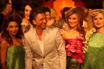 04-03-2009 SHOWBIZZ; JOS VAN RAAK GEEFT DE VOORJAARSMODE 2009 MODE EEN KLEURTJE. Meer dan 600 bezoekers zagen een fleurige en kleurige modeshow rechtstreeks uit de winkels van Jos van Raak uit Amsterdam. Bekenden kopjes sierden de roze catwalk namelijk Tooske Ragas- Georgina Verbaan - Lieke van Lexmond en Irene van der Laar waren deze avond de mannequins van Jos van Raak en brachten de mode op een sierlijke wijze aan de grote schare fans van Jos van Raak zijn mode.
foto: Albert den Iseger