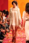 04-03-2009 SHOWBIZZ; JOS VAN RAAK GEEFT DE VOORJAARSMODE 2009 MODE EEN KLEURTJE. Meer dan 600 bezoekers zagen een fleurige en kleurige modeshow rechtstreeks uit de winkels van Jos van Raak uit Amsterdam. Bekenden kopjes sierden de roze catwalk namelijk Tooske Ragas- Georgina Verbaan - Lieke van Lexmond en Irene van der Laar waren deze avond de mannequins van Jos van Raak en brachten de mode op een sierlijke wijze aan de grote schare fans van Jos van Raak zijn mode.
foto: Albert den Iseger