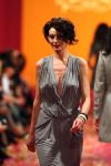 04-03-2009 SHOWBIZZ; JOS VAN RAAK GEEFT DE VOORJAARSMODE 2009 MODE EEN KLEURTJE. Meer dan 600 bezoekers zagen een fleurige en kleurige modeshow rechtstreeks uit de winkels van Jos van Raak uit Amsterdam. Bekenden kopjes sierden de roze catwalk namelijk Tooske Ragas- Georgina Verbaan - Lieke van Lexmond en Irene van der Laar waren deze avond de mannequins van Jos van Raak en brachten de mode op een sierlijke wijze aan de grote schare fans van Jos van Raak zijn mode.
foto: Albert den Iseger