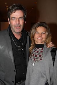 10-03-2009 SHOWBIZZ; MART VISSER LAAT IEDEREEN WEGDROMEN MET ZWOELE ZOMERMODE. Het Amsterdamse Hilton Hotel was weer top de Brood Top gevuld. Iedereen wuifde de zorgen even weg en waande zich in een tropische paradijs met wapperde zomermode. Tal van prominenten waren van de partij oa. Jan en Monique des Bouvrie- Cor en Hansje Boonstra- Hans en Irene Schreuder-Ingrid Staal-Judith Wiersma en natuurlijk Leatitia Griffith. 
foto: Albert den Iseger.