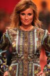 04-03-2009 SHOWBIZZ; JOS VAN RAAK GEEFT DE VOORJAARSMODE 2009 MODE EEN KLEURTJE. Meer dan 600 bezoekers zagen een fleurige en kleurige modeshow rechtstreeks uit de winkels van Jos van Raak uit Amsterdam. Bekenden kopjes sierden de roze catwalk namelijk Tooske Ragas- Georgina Verbaan - Lieke van Lexmond en Irene van der Laar waren deze avond de mannequins van Jos van Raak en brachten de mode op een sierlijke wijze aan de grote schare fans van Jos van Raak zijn mode.
foto: Albert den Iseger