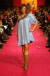 04-03-2009 SHOWBIZZ; JOS VAN RAAK GEEFT DE VOORJAARSMODE 2009 MODE EEN KLEURTJE. Meer dan 600 bezoekers zagen een fleurige en kleurige modeshow rechtstreeks uit de winkels van Jos van Raak uit Amsterdam. Bekenden kopjes sierden de roze catwalk namelijk Tooske Ragas- Georgina Verbaan - Lieke van Lexmond en Irene van der Laar waren deze avond de mannequins van Jos van Raak en brachten de mode op een sierlijke wijze aan de grote schare fans van Jos van Raak zijn mode.
foto: Albert den Ise04-03-2009 SHOWBIZZ; JOS VAN RAAK GEEFT DE VOORJAARSMODE 2009 MODE EEN KLEURTJE. Meer dan 600 bezoekers zagen een fleurige en kleurige modeshow rechtstreeks uit de winkels van Jos van Raak uit Amsterdam. Bekenden kopjes sierden de roze catwalk namelijk Tooske Ragas- Georgina Verbaan - Lieke van Lexmond en Irene van der Laar waren deze avond de mannequins van Jos van Raak en brachten de mode op een sierlijke wijze aan de grote schare fans van Jos van Raak zijn mode.
foto: Albert den Isegerger