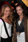 04-03-2009 SHOWBIZZ; JOS VAN RAAK GEEFT DE VOORJAARSMODE 2009 MODE EEN KLEURTJE. Meer dan 600 bezoekers zagen een fleurige en kleurige modeshow rechtstreeks uit de winkels van Jos van Raak uit Amsterdam. Bekenden kopjes sierden de roze catwalk namelijk Tooske Ragas- Georgina Verbaan - Lieke van Lexmond en Irene van der Laar waren deze avond de mannequins van Jos van Raak en brachten de mode op een sierlijke wijze aan de grote schare fans van Jos van Raak zijn mode.
foto: Albert den Iseger