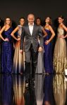 10-03-2009 SHOWBIZZ; MART VISSER LAAT IEDEREEN WEGDROMEN MET ZWOELE ZOMERMODE. Het Amsterdamse Hilton Hotel was weer top de Brood Top gevuld. Iedereen wuifde de zorgen even weg en waande zich in een tropische paradijs met wapperde zomermode. Tal van prominenten waren van de partij oa. Jan en Monique des Bouvrie- Cor en Hansje Boonstra- Hans en Irene Schreuder-Ingrid Staal-Judith Wiersma en natuurlijk Leatitia Griffith. 
foto: Albert den Iseger.
