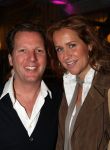 04-03-2009 SHOWBIZZ; JOS VAN RAAK GEEFT DE VOORJAARSMODE 2009 MODE EEN KLEURTJE. Meer dan 600 bezoekers zagen een fleurige en kleurige modeshow rechtstreeks uit de winkels van Jos van Raak uit Amsterdam. Bekenden kopjes sierden de roze catwalk namelijk Tooske Ragas- Georgina Verbaan - Lieke van Lexmond en Irene van der Laar waren deze avond de mannequins van Jos van Raak en brachten de mode op een sierlijke wijze aan de grote schare fans van Jos van Raak zijn mode.
foto: Albert den Iseger