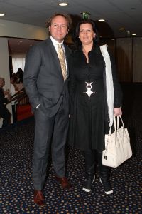 04-03-2009 SHOWBIZZ; PAUL SCHULTEN BRENGT DE ZOMER NAAR U TOE. Paul Schulten bracht alvast een stukje zomer naar het Amsterdamse Okura hotel toe. De modeontwerper bracht als eerste zijn voorjaarsmode op de catwalk. Paul vertelde op de catwalk heel relaxt over zijn inspiratie die hij op deed in mediterrane gebieden als Zuid Frankrijk-Spanje-Italie en steden als Parijs en Milaan. Zijn nieuwe creaties zijn fleurig en doen verlangen naar een mooie zomer. Elegante mantel en broekpakken en stijlvolle avondjurken gedecoreerd met prachtige sieraden van Otuzu. Paul zette voor bekend Nederland alvast de zomersfeer neer  en omringd door zijn mannequins toonde Paul zich een creatief mode ontwerper. Vele bekenden waren naar het Okura gekomen oa. Bram en Marjon Bakker-Patricia Paay-Hank Heijn-Ans Markus en natuurlijk ontbrak Maik de Boer niet.
foto: Albert den Iseger.