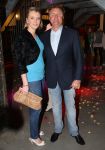 04-03-2009 SHOWBIZZ; JOS VAN RAAK GEEFT DE VOORJAARSMODE 2009 MODE EEN KLEURTJE. Meer dan 600 bezoekers zagen een fleurige en kleurige modeshow rechtstreeks uit de winkels van Jos van Raak uit Amsterdam. Bekenden kopjes sierden de roze catwalk namelijk Tooske Ragas- Georgina Verbaan - Lieke van Lexmond en Irene van der Laar waren deze avond de mannequins van Jos van Raak en brachten de mode op een sierlijke wijze aan de grote schare fans van Jos van Raak zijn mode.
foto: Albert den Iseger