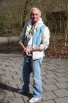 01-04-2009 SHOWBIZZ; 1000 PRIVE LEZERS HADDEN VEEL PLEZIER IN PRETPARK DE EFTELING. Afgelopen zondag organiseerde Princess een dagje uit in de Efteling. Meer dan 1000 Prive lezers waren ook uitgenodigd om een dagje te genieten van de meest spannende attracties van de Efteling. Gastheer Aad Ouborg had in totaal meer dan 19000 mensen uitgenodigd om te gaan genieten van alle plezier wat de Efteling te bieden heeft voor jong en oud. Het zonnetje scheen en het was prachtig weer om samen met talloze BNers op de foto te gaan. De wachttijden waren soms te lang bij de attracties maar je hoorde er niemand over klagen. De meeste mensen gingen naar huis met een foto van een van de BNers en dat alleen al maakte hun dag tot een onvergetelijke.
foto: Albert den Iseger.